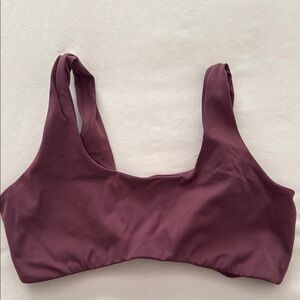 Twistback Sports Bra